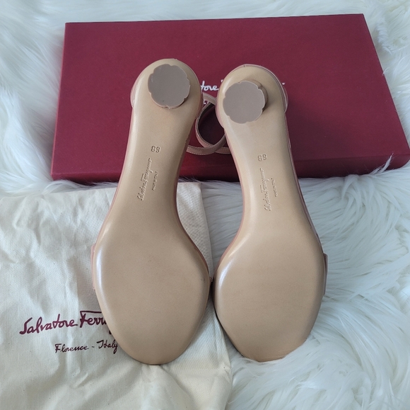 NEW Salvatore Ferragamo Tursi Heels Sz 6 - Picture 7 of 16